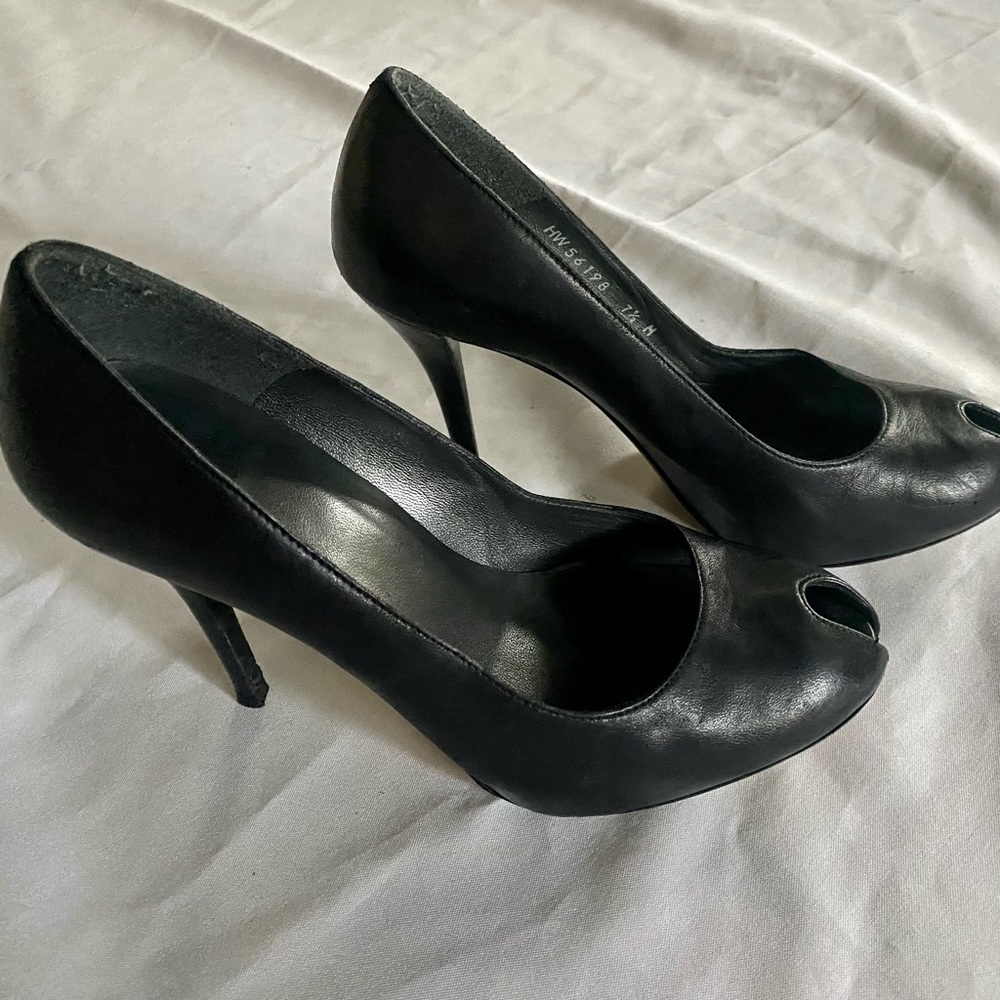 Stuart Weitzman Black Leather Peep Toe Stiletto Heels Size 7 1/2